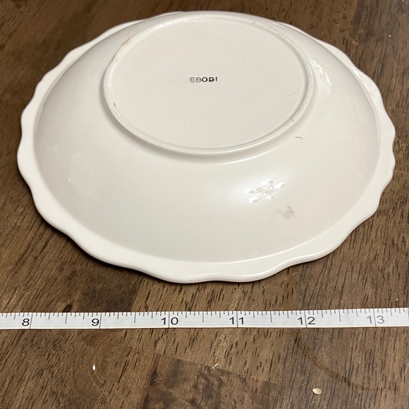 Elegant White Ceramic Pitcher and Bowl Set - Picture 11 of 11